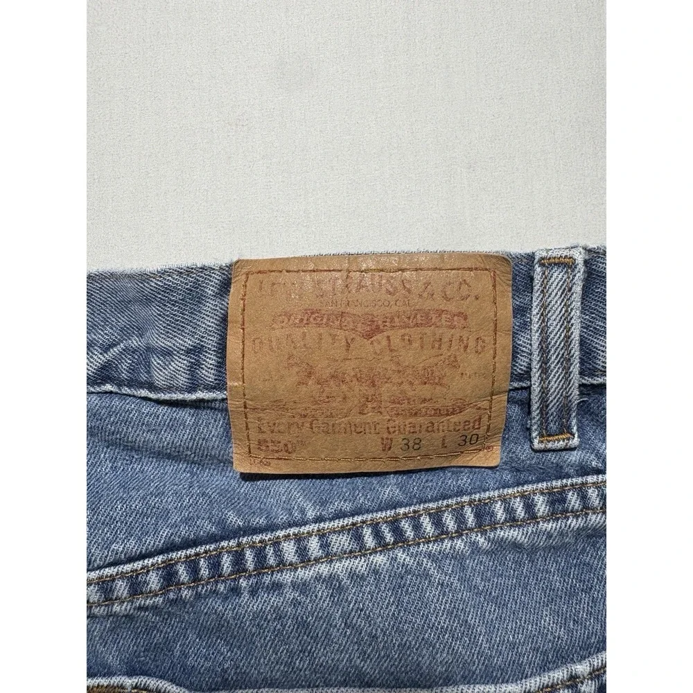 Levi's 550 Relaxed Fit Jeans Men's 38x30 Light Wash Blue Denim Cotton Pants